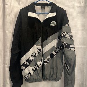 Nike lightweight windbreaker